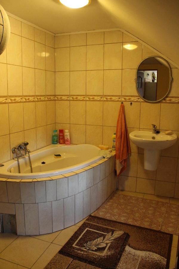 Dom Na Zaciszu Apartman Laliki Kültér fotó